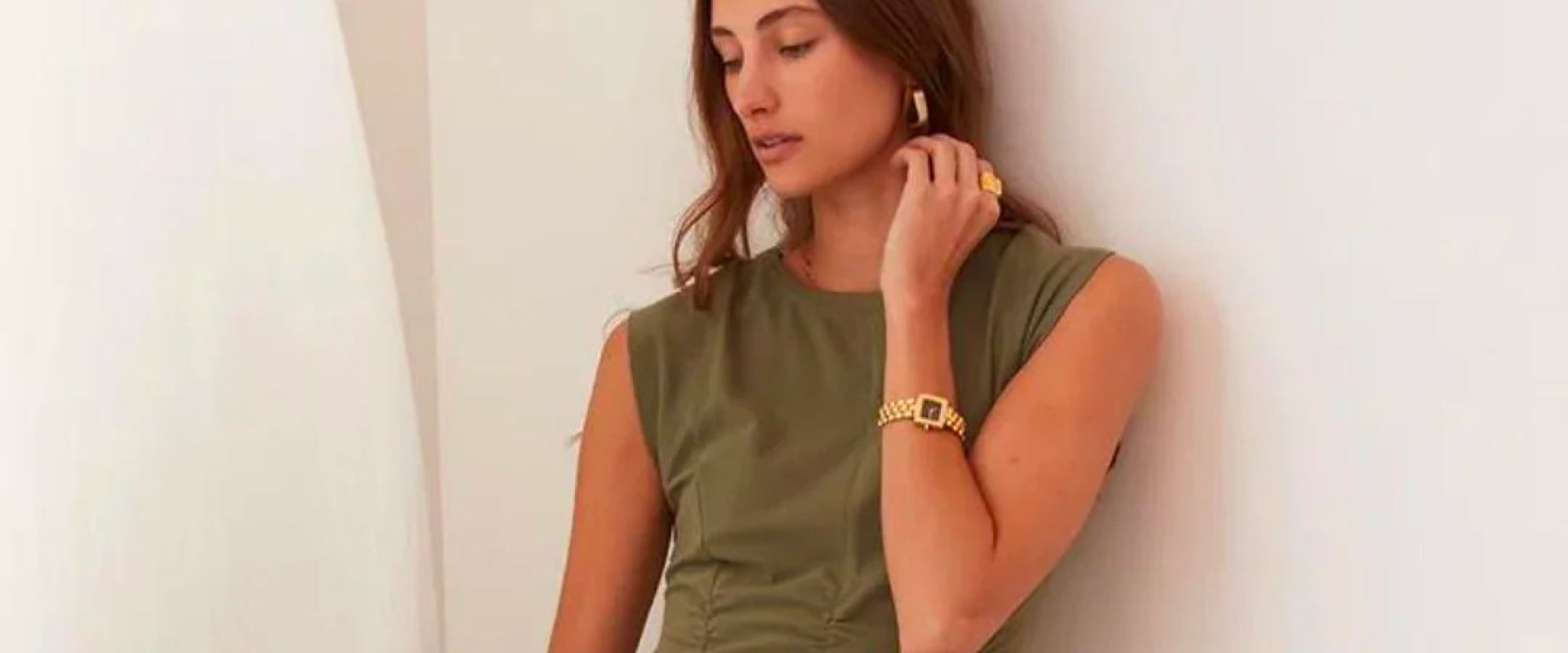 What Is a Cocktail Dress? How to Recognize and Wear Cocktail Attire